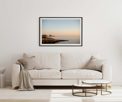 ES VEDRA GOLDEN HOUR Landscape Black Framed Lifestyle Shot