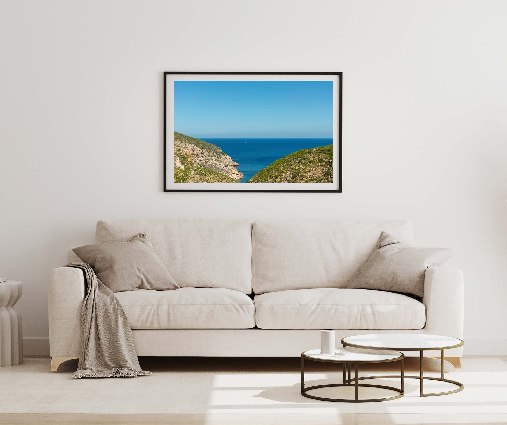 HORIZON AND HILLS Landscape Black Framed Lifestyle Shot